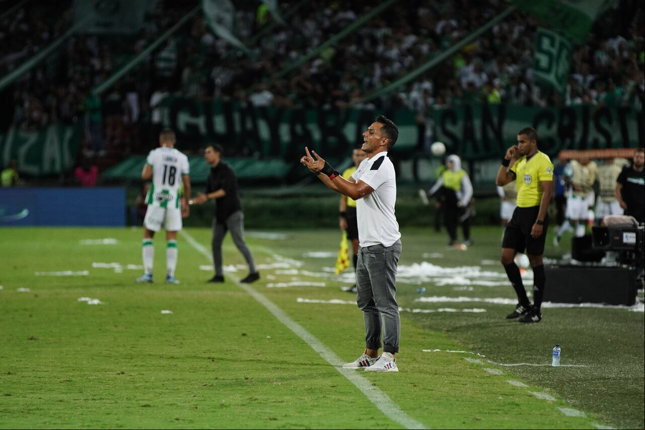 Lucas González, técnico de América de Cali