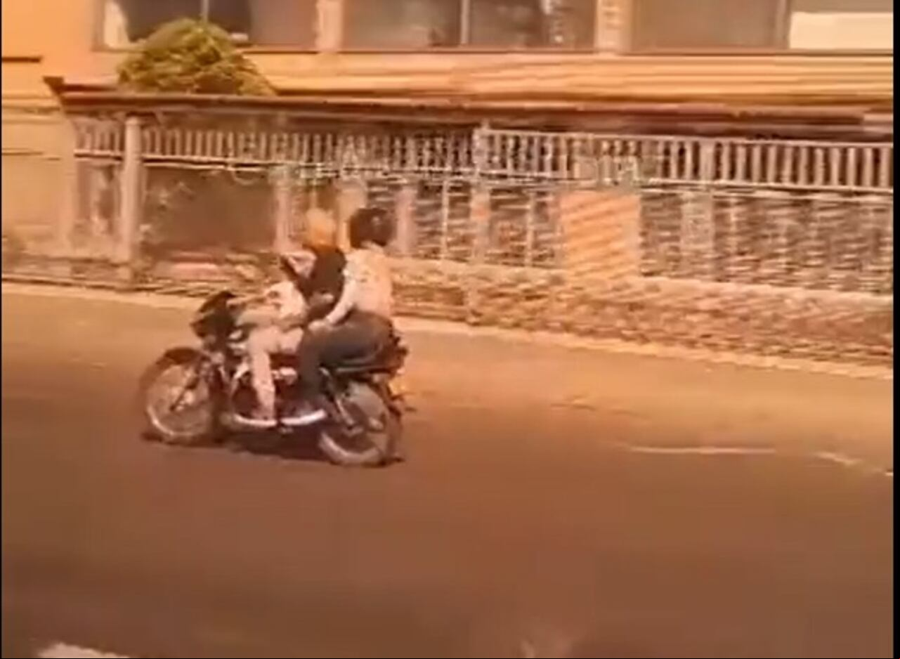 Imprudencia vial en Cali fue captada por conductores.