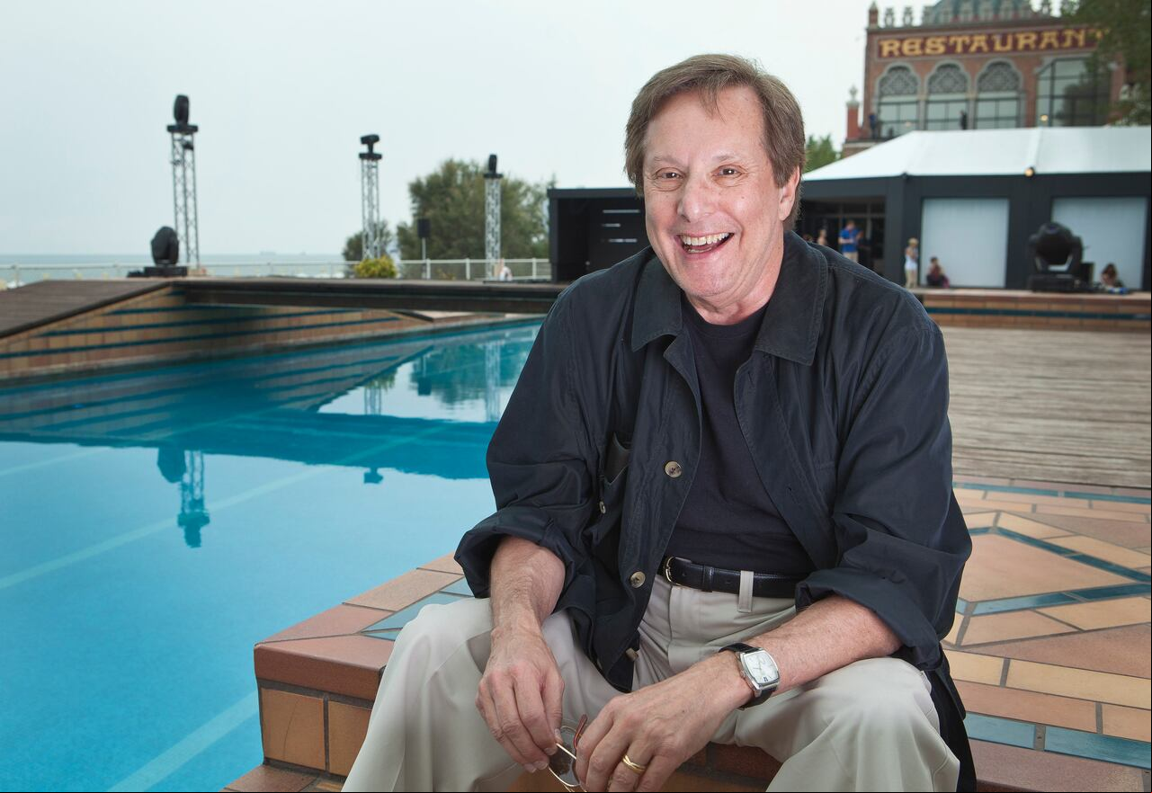 ARCHIVO - El director William Friedkin posa tras entrevistas de su película "Killer Joe" en Venecia, Italia, el 8 de septiembre de 2011. Friedkin, quien ganó el Oscar al mejor director por "The French Connection", murió el lunes 7 de agosto de 2023, en Los Ángeles, dijo su esposa Sherry Lansing y uno de sus representantes. (Foto AP/Joel Ryan, archivo)