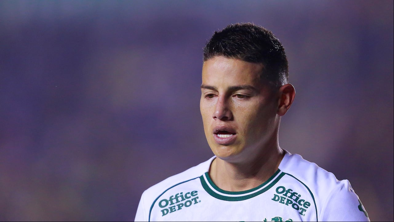 MEXICO CITY, MEXICO - FEBRUARY 19: James Rodriguez of Leon looks on during the 9th round match between America and Leon as part of the Torneo Clausura 2025 Liga MX at Ciudad de los Deportes Stadium on February 19, 2025 in Mexico City, Mexico. (Photo by Mauricio Salas/Jam Media/Getty Images)