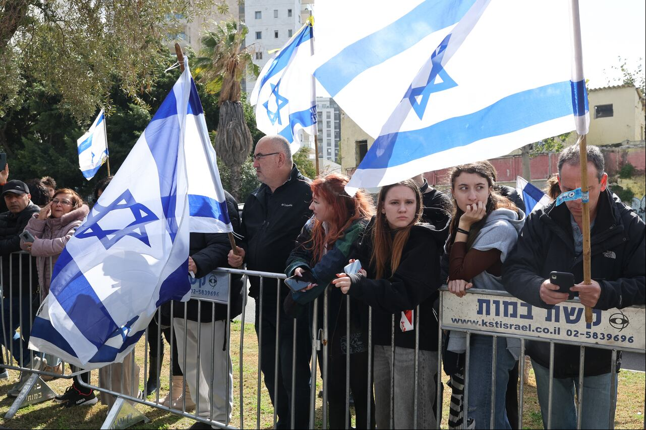 Los cuerpos de los cuatro israelís fueron recibidos en su tierra en medio de llantos y homenajes