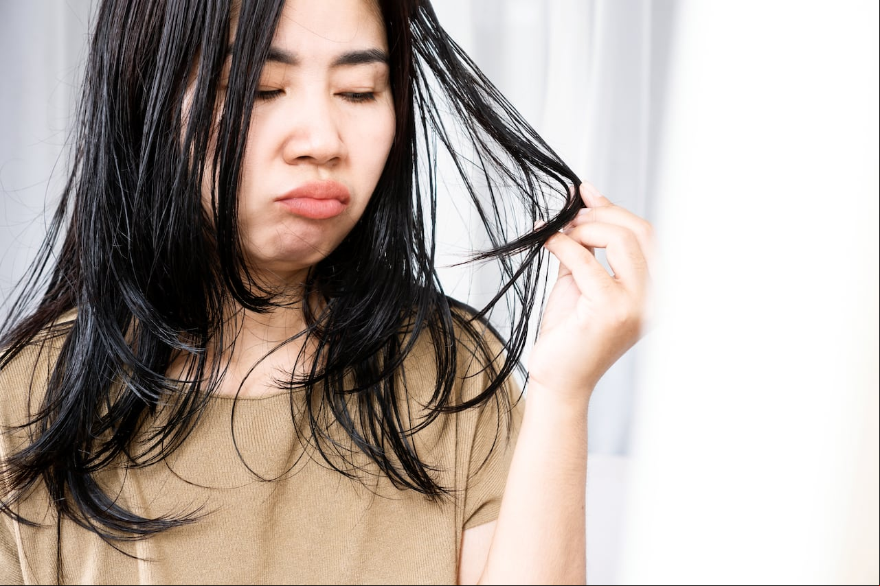 Los cambios hormonales puede afectar la salud del cabello.