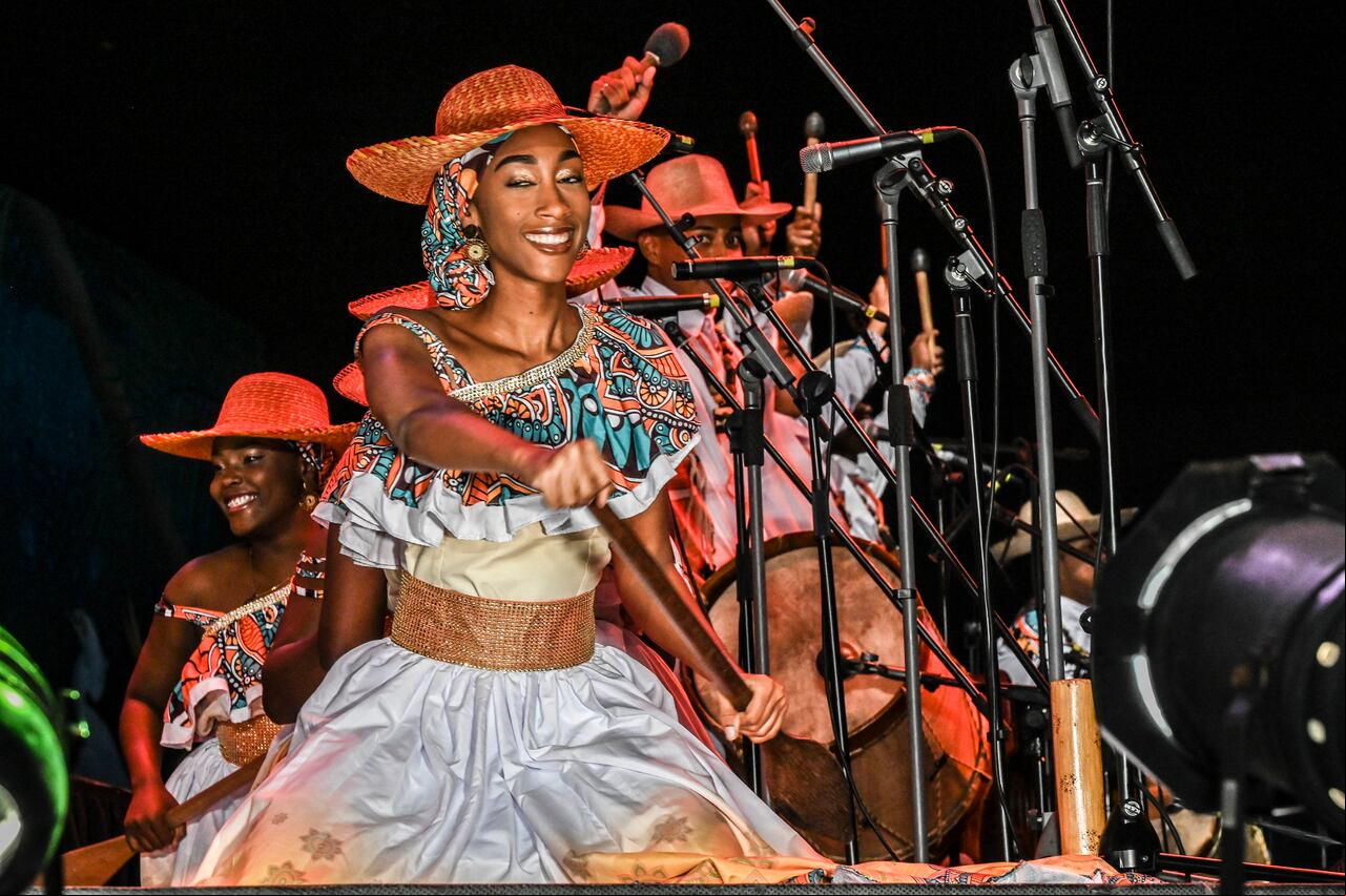 El festival lleva el nombre de Petronio Álvarez en honor a un destacado músico del Pacífico colombiano.