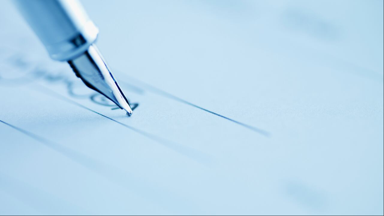 La firma detalla aspectos de la personalidad.